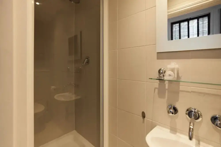 Hampstead Parkside Apartment