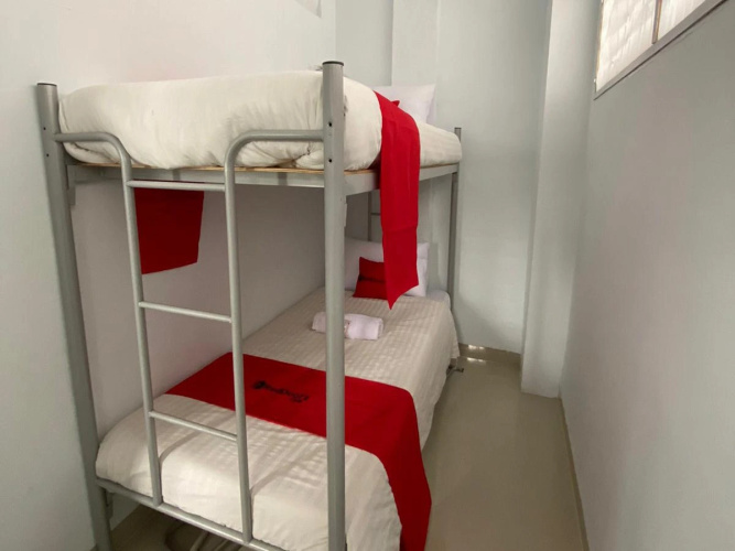 RedDoorz near Thamrin Plaza Medan 2