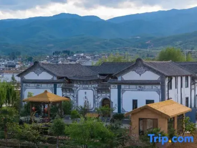 Shaxi Hidden Creek Homestay