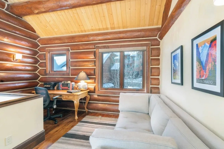 4 Bedrooms Cottage