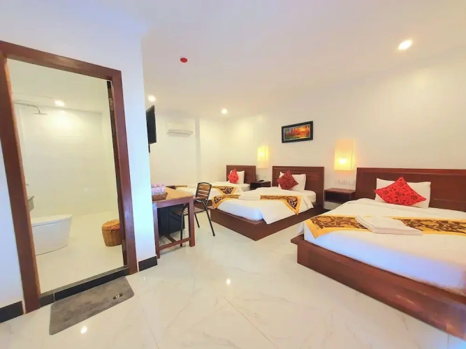 Deluxe Triple room with balcony