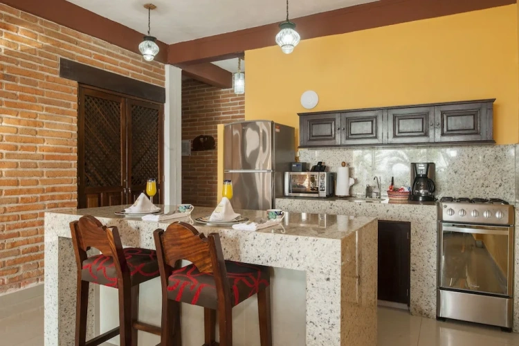 1 Bedroom Deluxe room with balcony and beachfront
