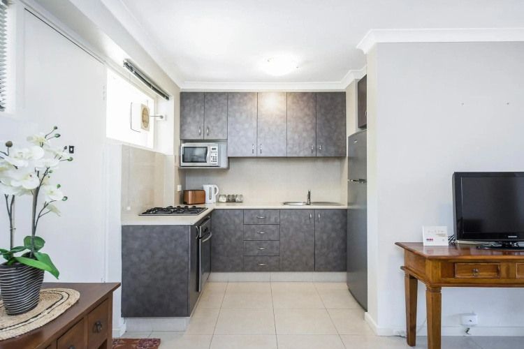 Studio 3 - ground floor Fremantle apartment