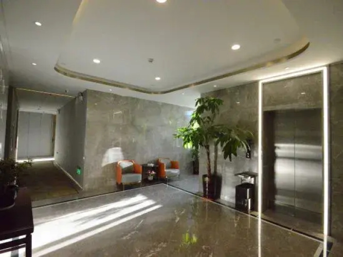 Xinhua Theme Hotel