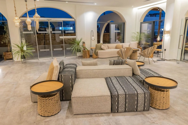 Cabana Blu Hotel & Suites