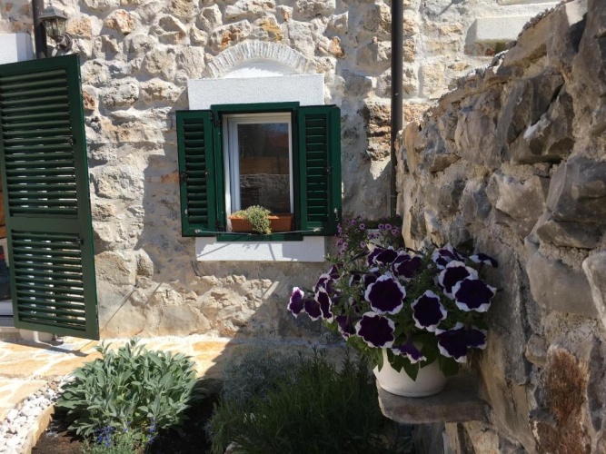 2 Bedrooms Cottage