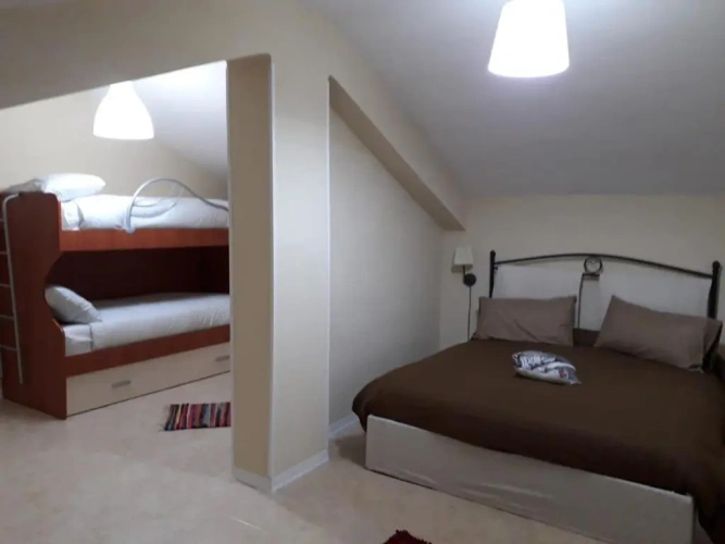 4 Bedrooms Cottage