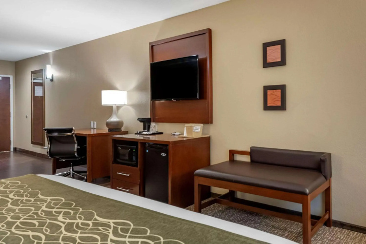 Comfort Inn & Suites Pittsburgh South