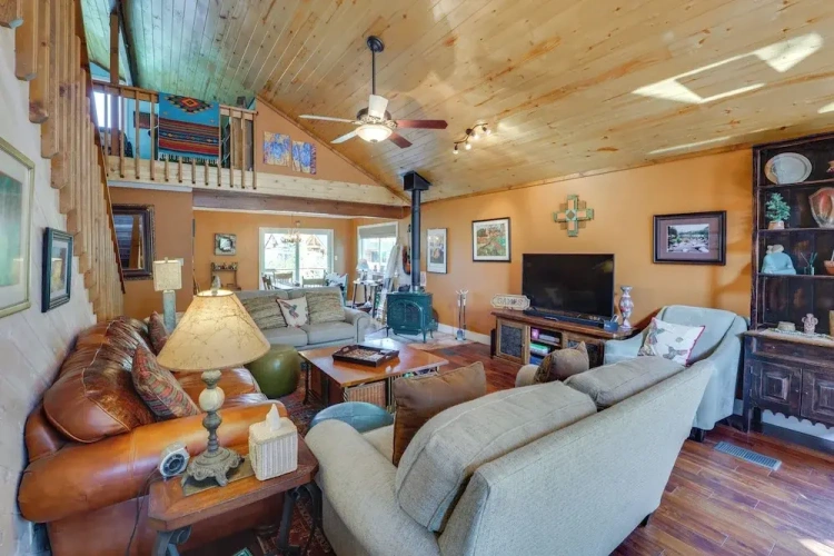 4 Bedrooms Cottage