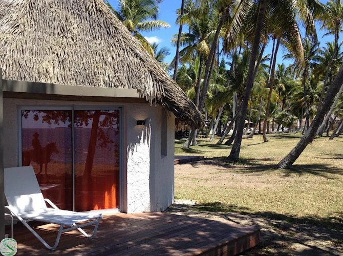 Bungalow with water view