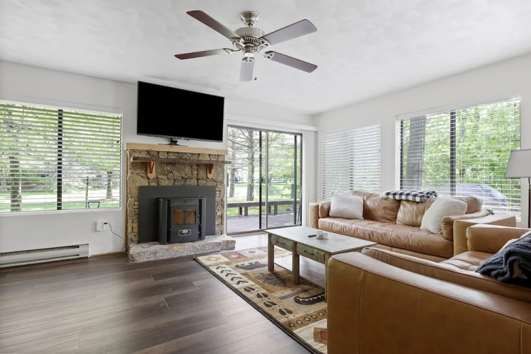 Charming Getaway 4BR 3Bath Hot Tub