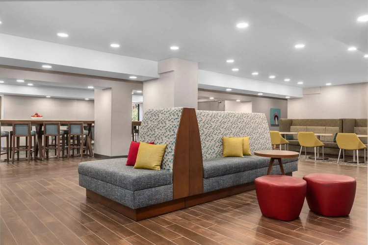 Hampton Inn & Suites by Hilton Toronto Downtown