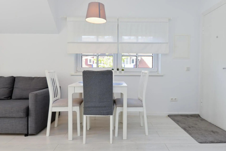 Apartment Amber White