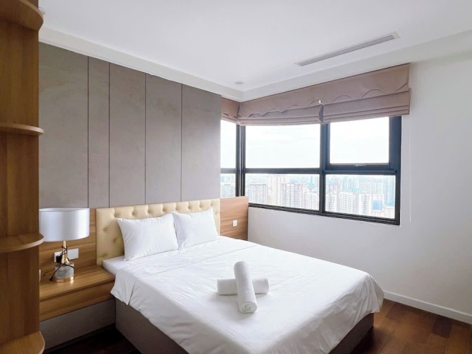 3 Bedrooms Luxury Apartment with balcony and with lake view