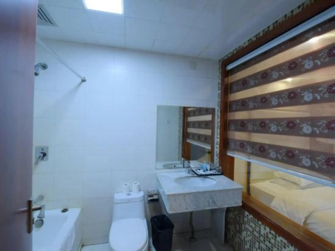Nishi Kingmau Hotel