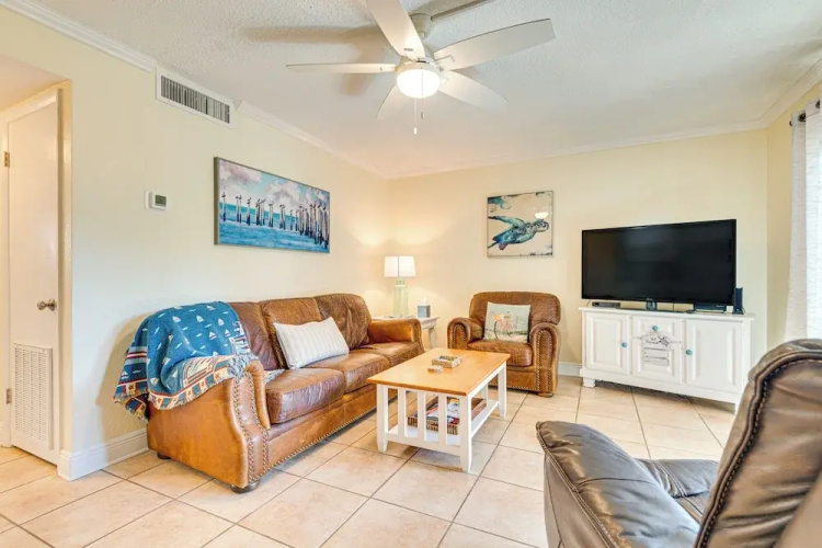 Cute Cocoa Beach Condo w/ Pool & Beach Access!
