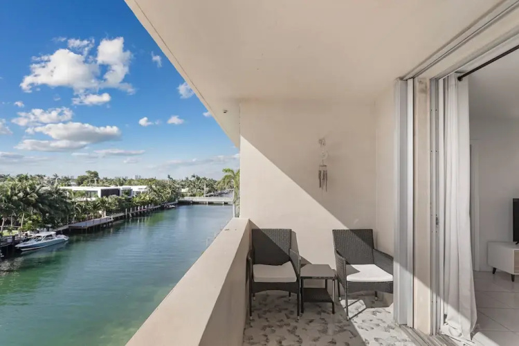 Bay Harbor Sunset Apt 5C