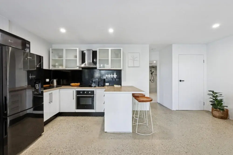 Spacious 1-bed Apartment in Coolangatta