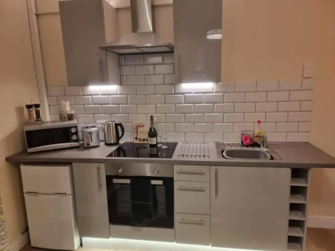 2 Bedrooms Single Cottage