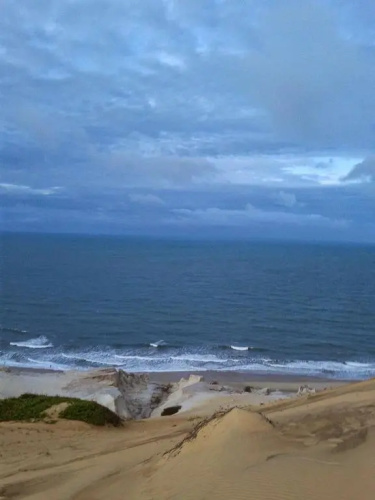 Casa duplex em frente ao mar, com 5 quartos.