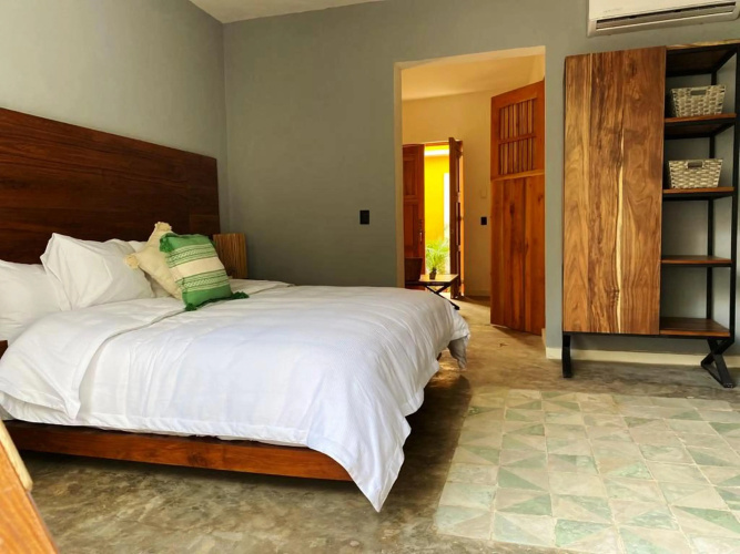Hotel Unknown