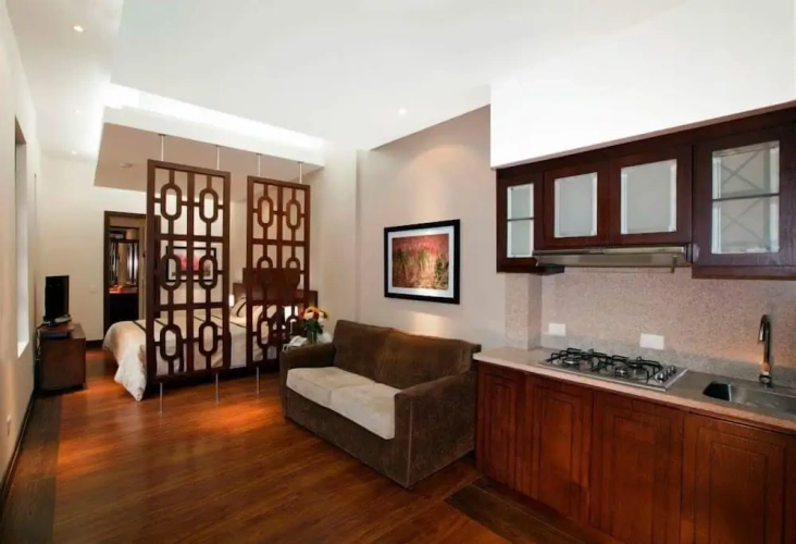 1 Bedroom Business Suite with courtyard view