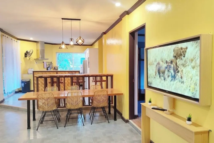 4 Bedrooms Villa