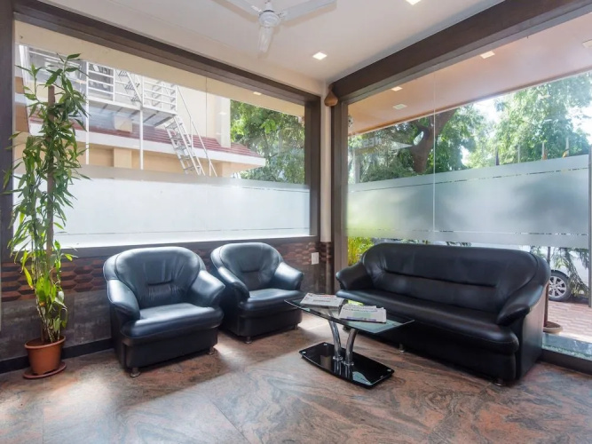 OYO 14376 Royal Park Residency