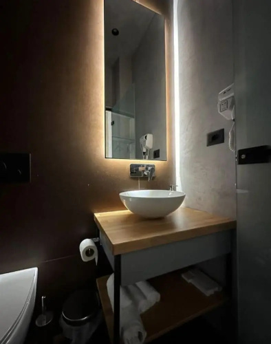 Azura Hotel