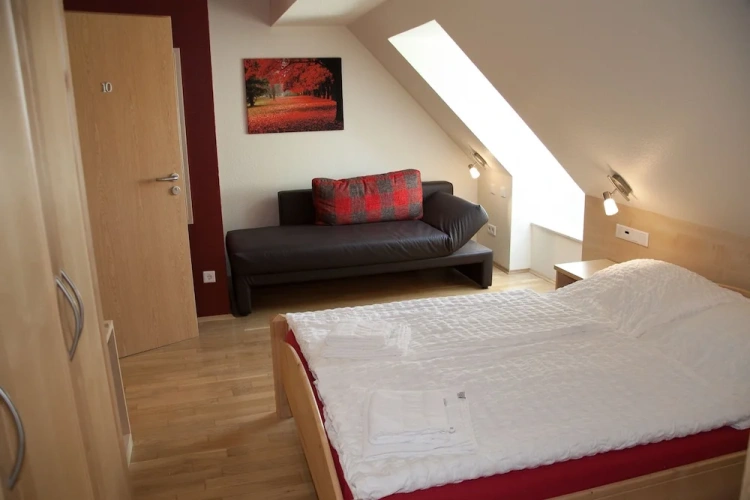 Standard Triple room