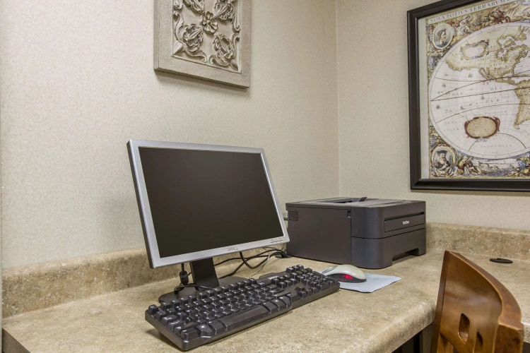 Quality Inn & Suites Hanes Mall