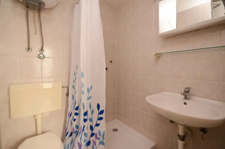 Apartments Mira