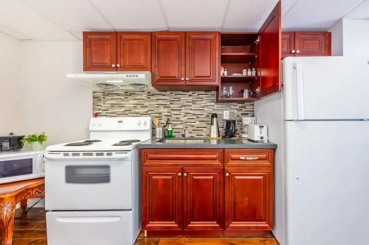 Chic 1BR Retreat Perfect for Niagara Falls Trips