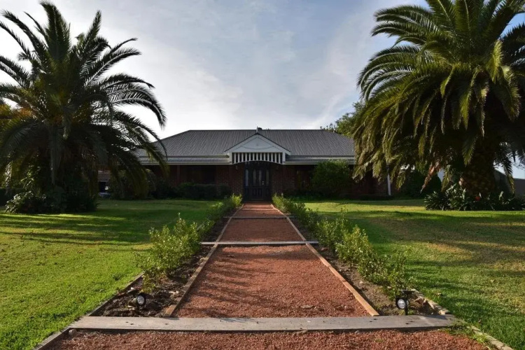 The Willows B n B