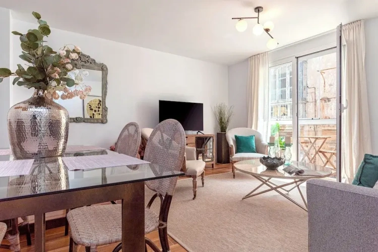 3 Bedrooms Apartment with balcony