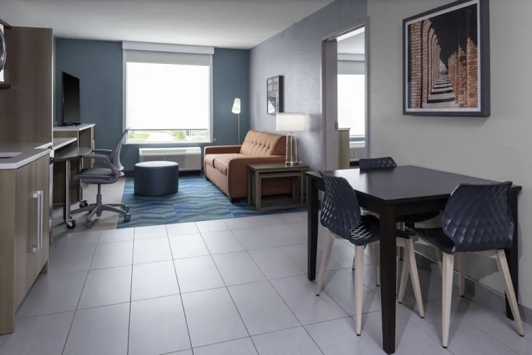 1 Bedroom Suite