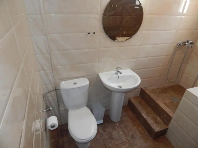 3 Bedrooms Cottage
