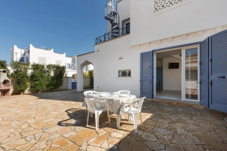 2 Bedrooms Cottage