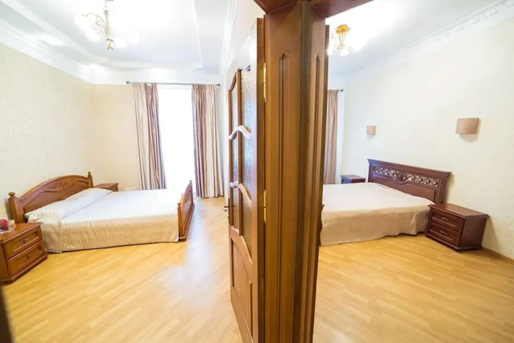 Apartment Virmenska 3