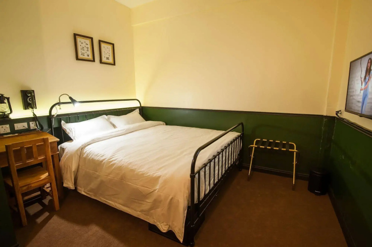 The Motley House - Hostel