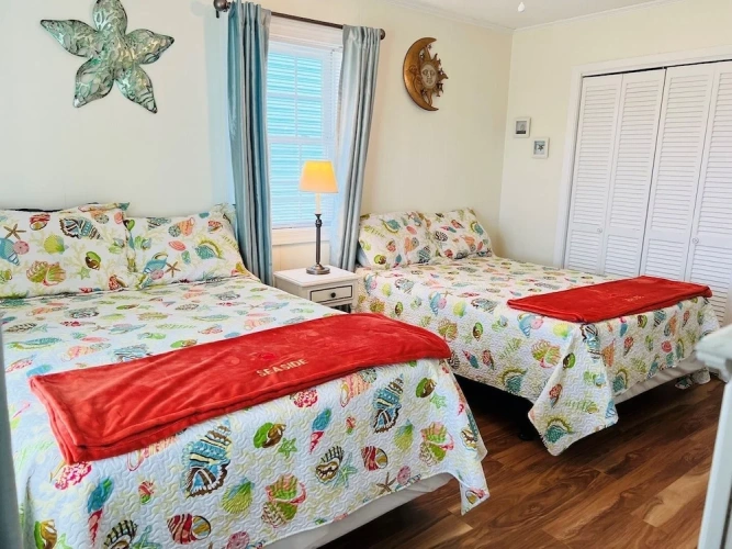 4 Bedrooms Cottage