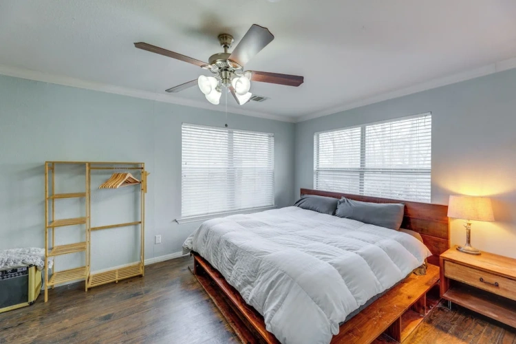 4 Bedrooms Cottage