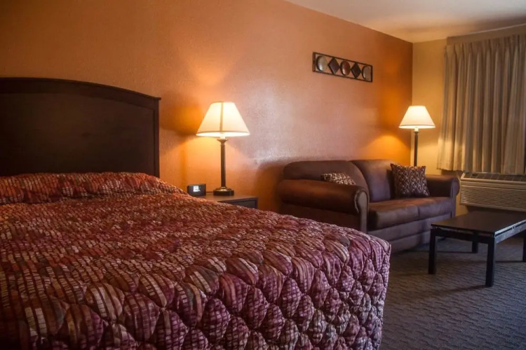 Cottonwood Inn