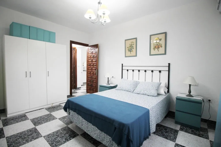 1070 Villa Rosario