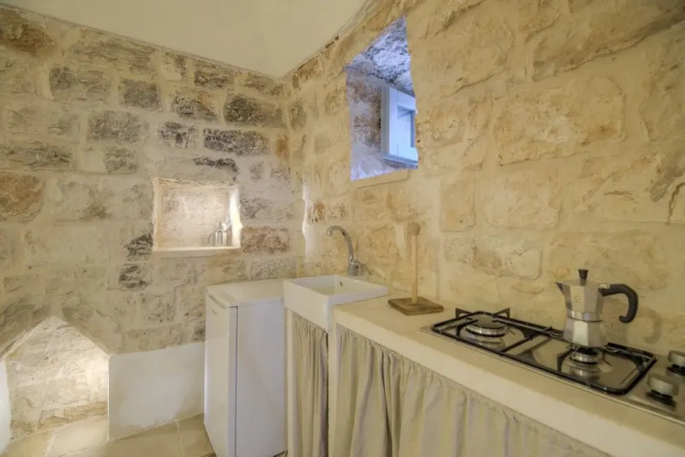 Trullo Pagliaro Cisternino by Typney
