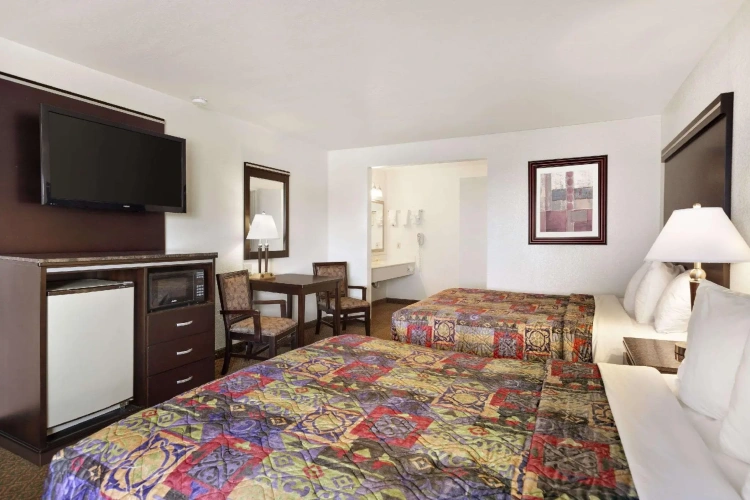 Standard Quadruple room