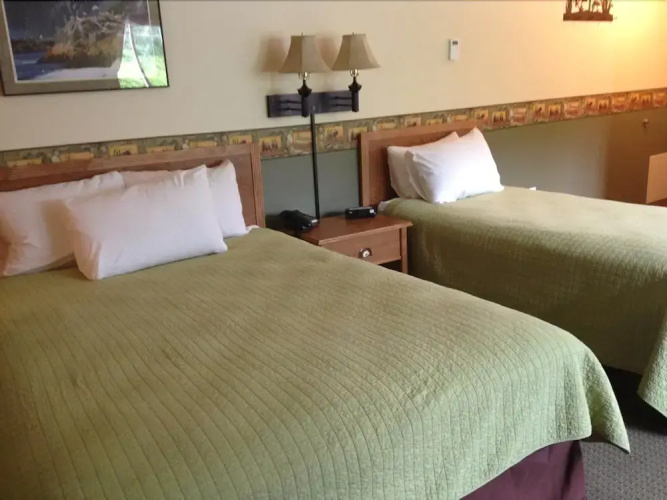 Longliner Lodge And Suites