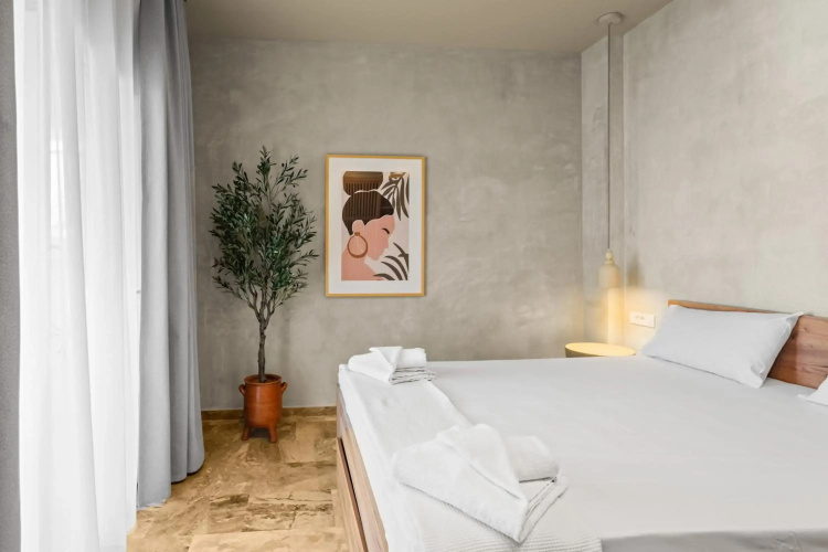 Nikos Apartments
