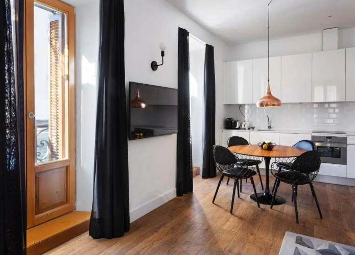 Deluxe Apartment