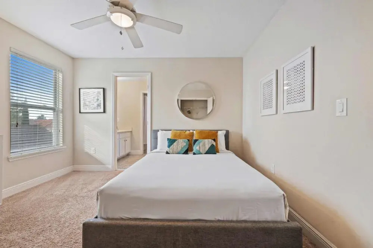 4131 Oaktree Drive